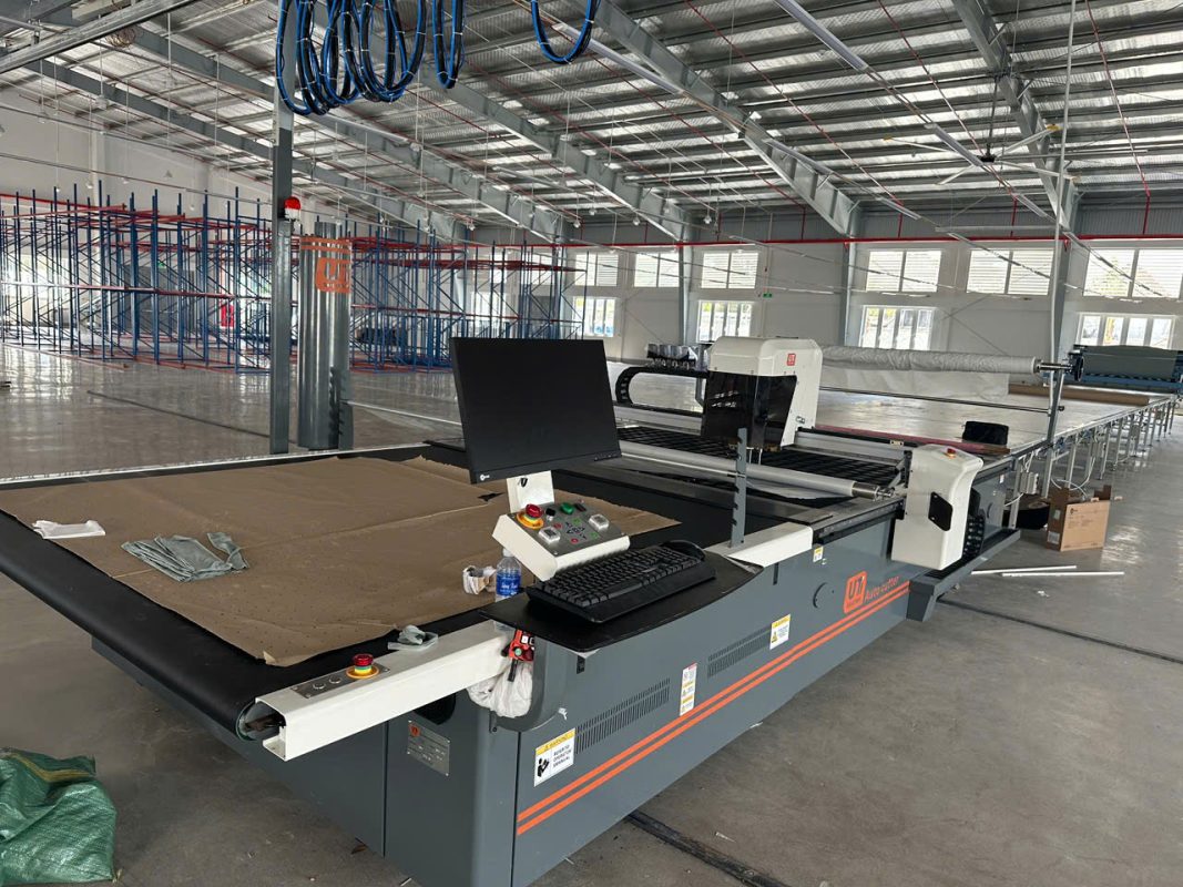 MÁY CẮT VẢI TỰ ĐỘNG-MÁY TRẢI VẢI TỰ ĐỘNG